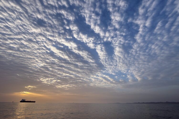 Iran reverses course, closes Starit of Hormuz